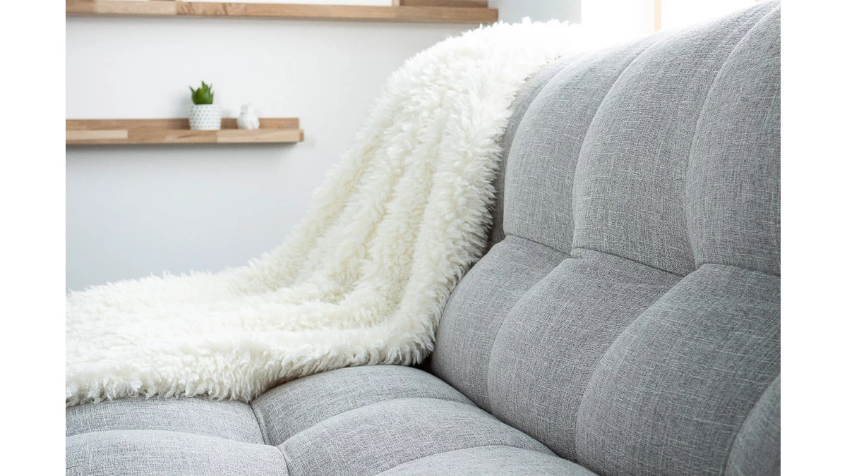 Canapé Convertible Scandinave 3 Places En Tissu Gris Clair Et Bois Clair YUMI 10 Canapé Convertible Scandinave 3 Places En Tissu Gris Clair Et Bois Clair YUMI – Image 8